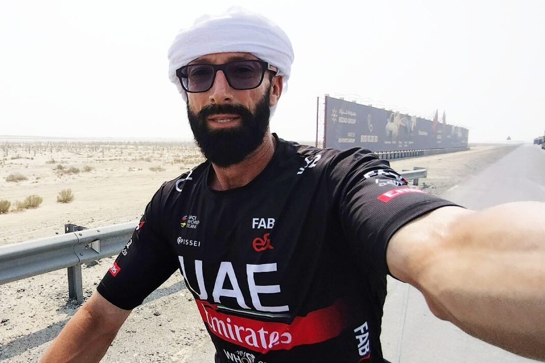 Cycling bridge over Sheikh Zayed Road